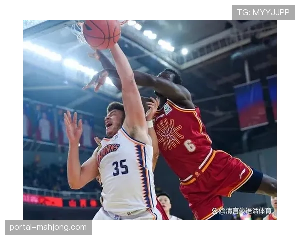 上海久事洛夫顿组织内线 策应能力丰富进攻发起多样性